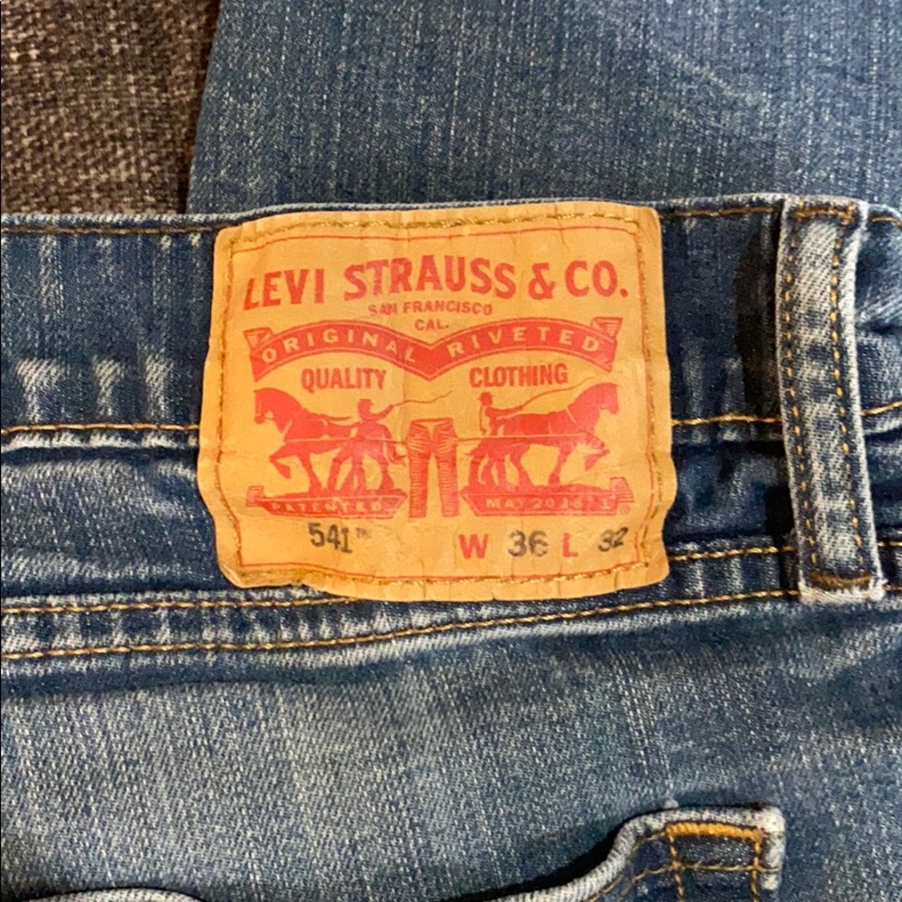 LEVI’S Jeans 541. SIZE 36x32